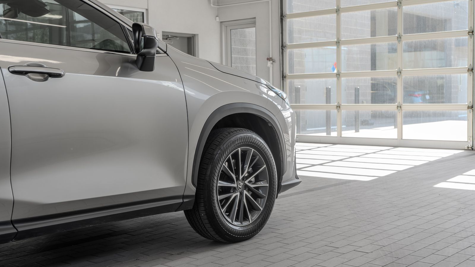 2025 Lexus NX 250 Premium — foto completa 28 de 33