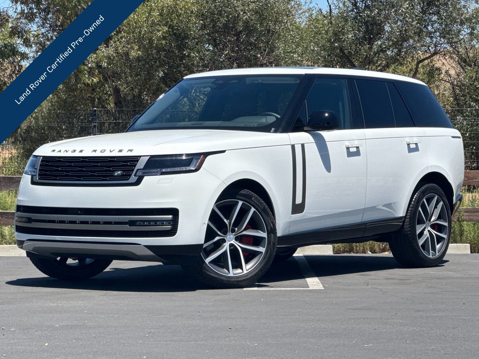 2025 Land Rover Range Rover SE — full photo 1 of 30