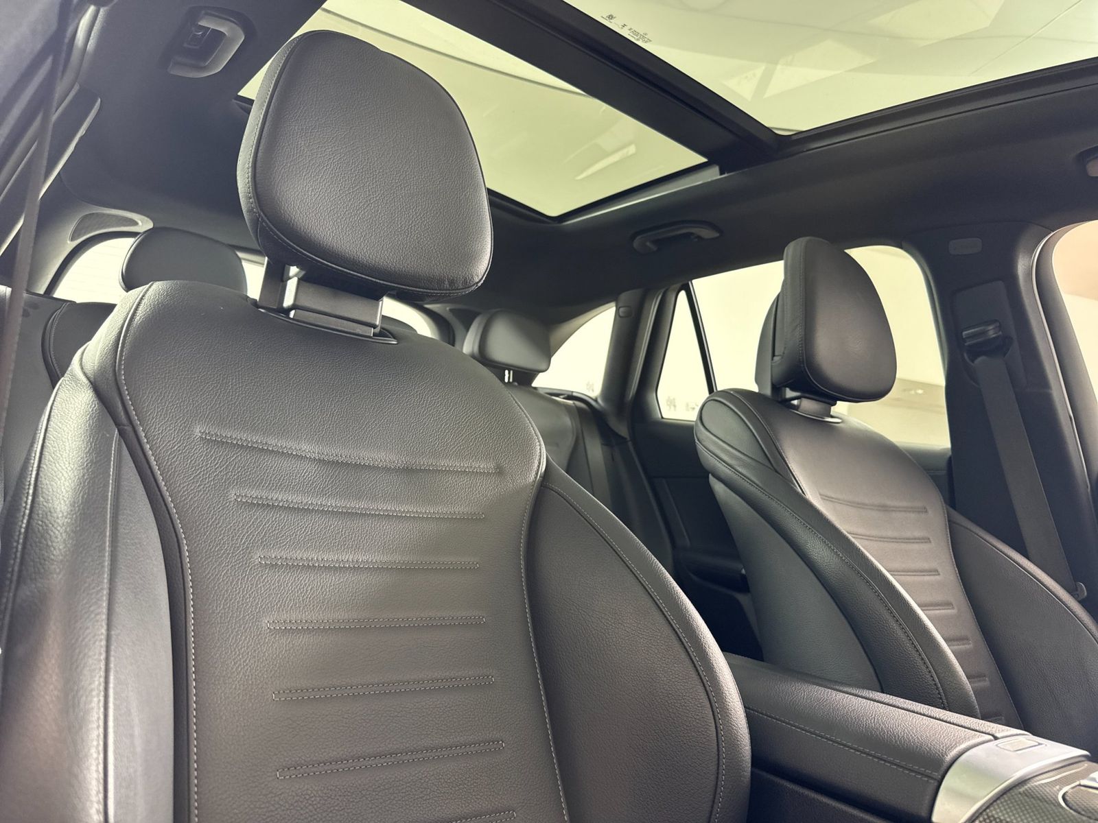 2025 Mercedes-Benz GLC GLC 43 AMG® — full photo 17 of 28