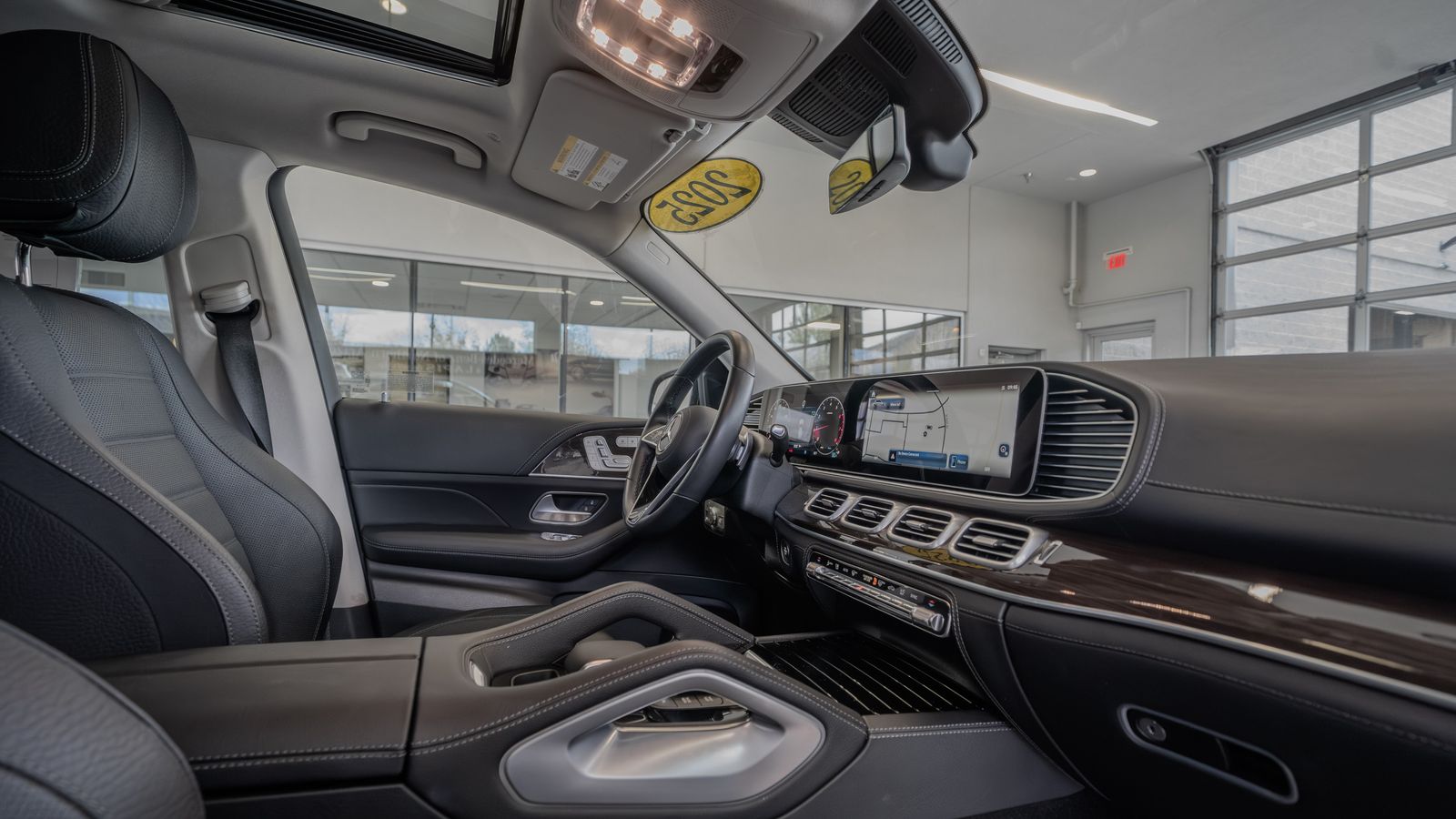 2025 Mercedes-Benz GLE GLE 450 — full photo 17 of 34
