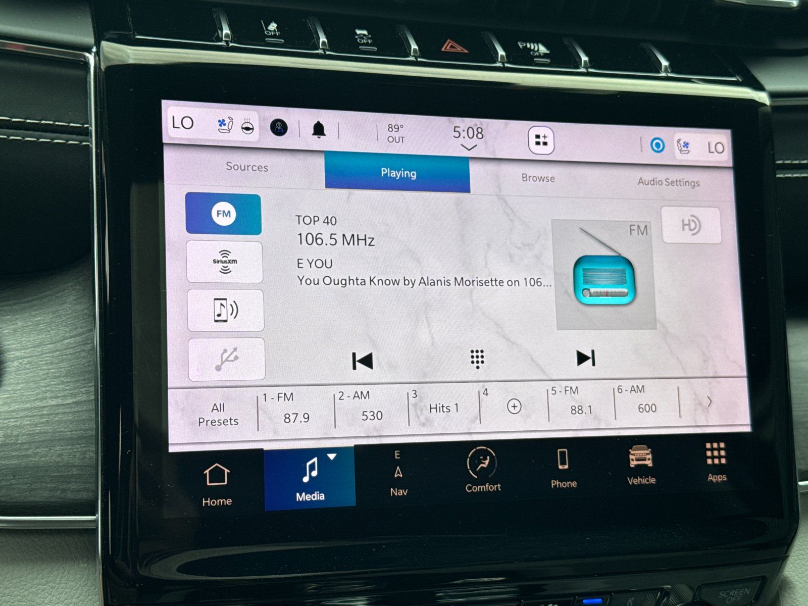 2021 Jeep Grand Cherokee L Overland — full photo 19 of 30