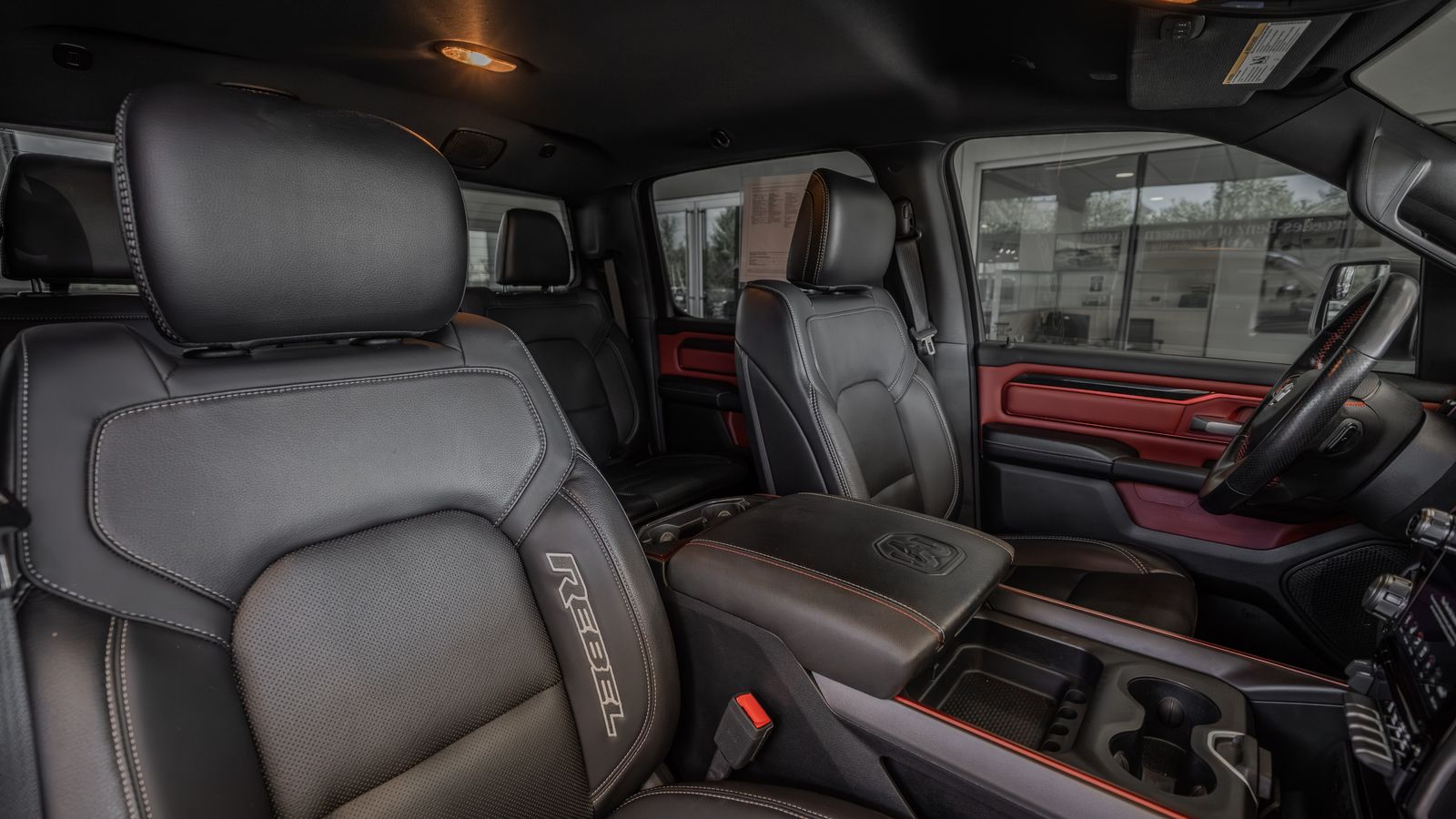 2020 Ram 1500 Rebel — foto completa 32 de 34