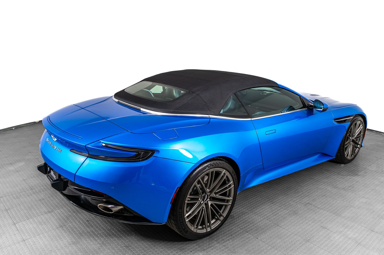 2024 Aston Martin DB12 Volante — foto completa 6 de 55