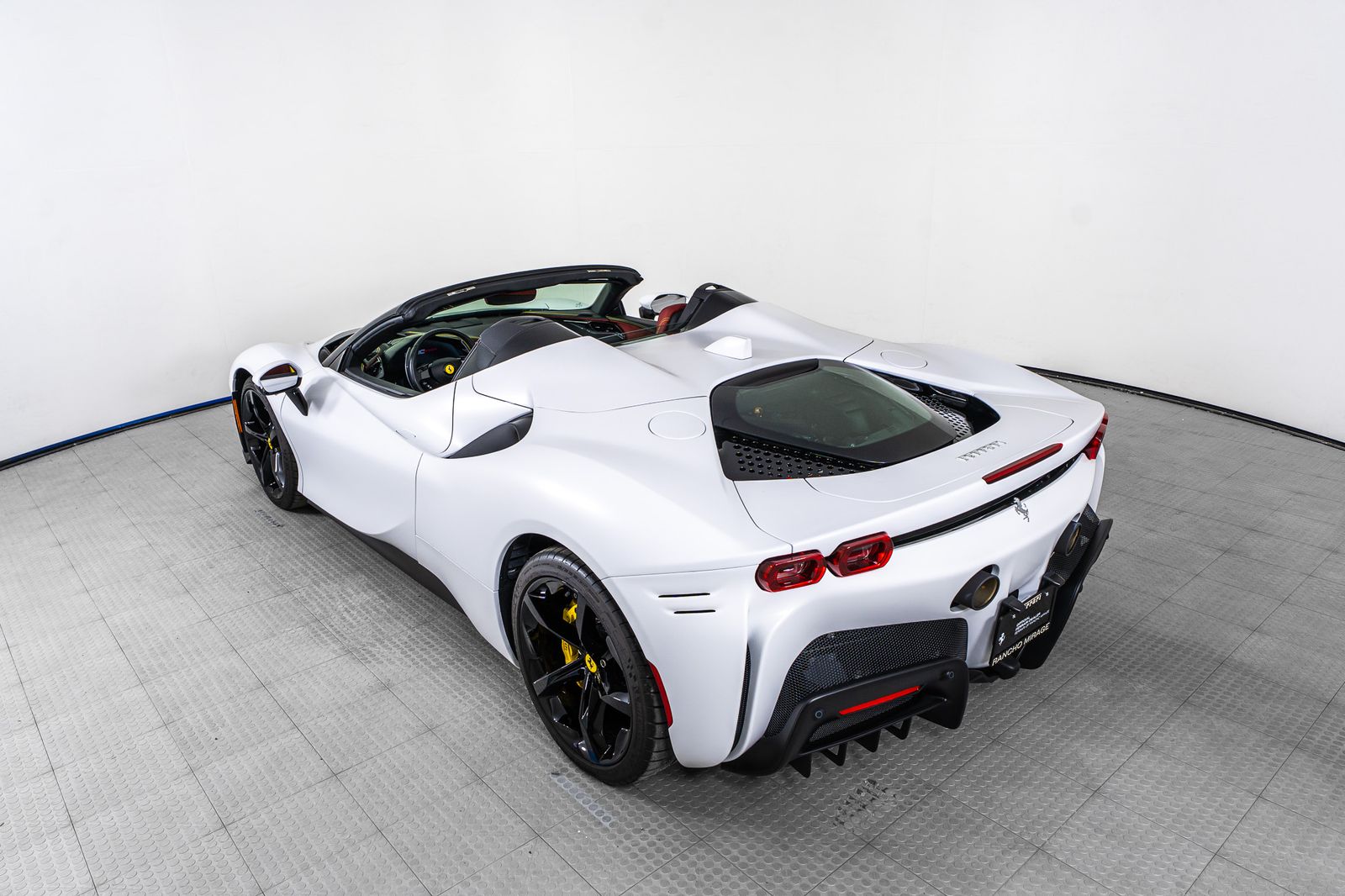 2024 Ferrari SF90 Spider — full photo 5 of 51