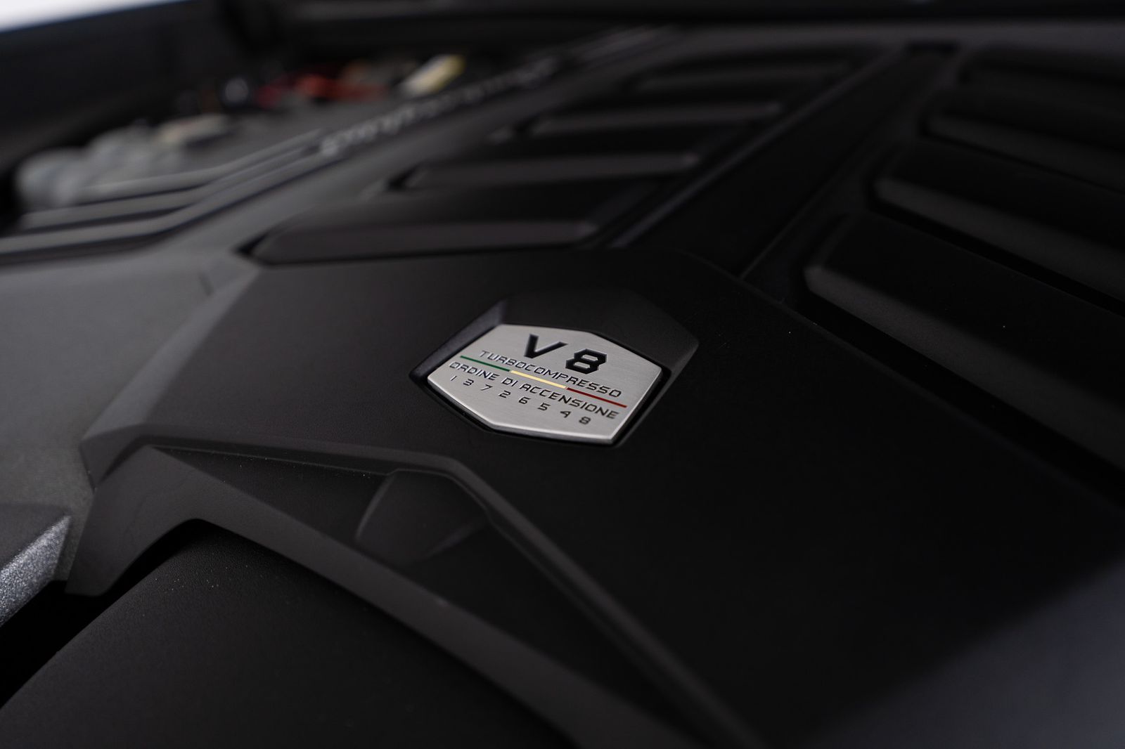2020 Lamborghini Urus — foto completa 48 de 53