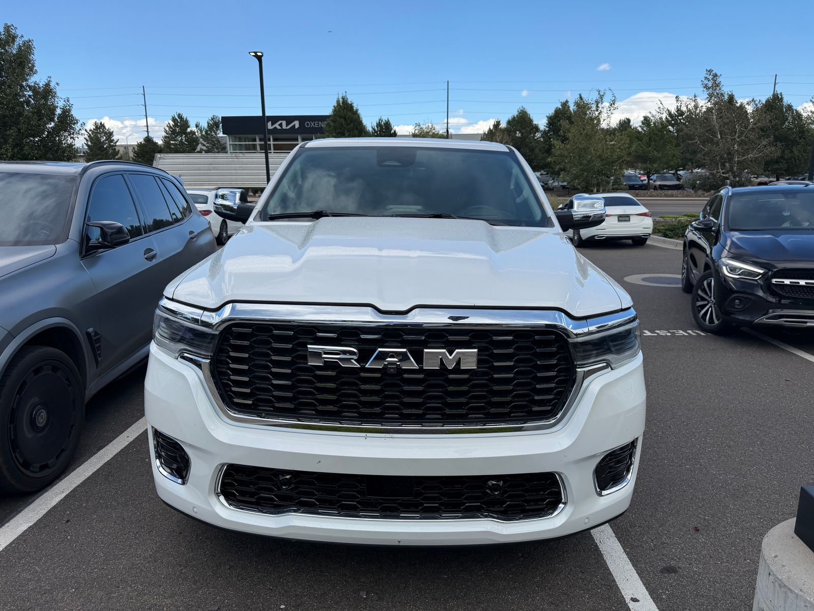 2026 Ram 1500 Tungsten — full photo 2 of 8