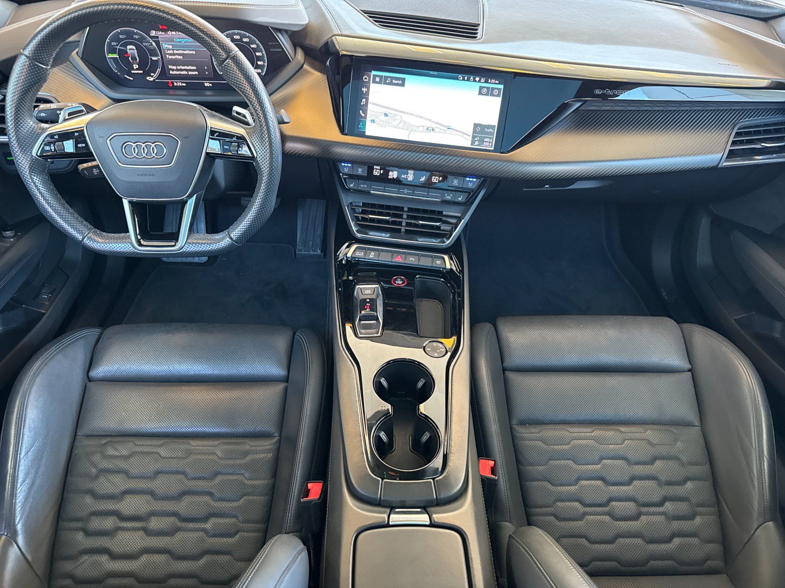 2022 Audi e-tron GT Premium Plus — full photo 12 of 27