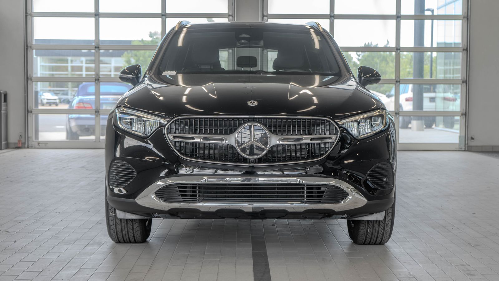 2026 Mercedes-Benz GLC GLC 300 — full photo 11 of 35