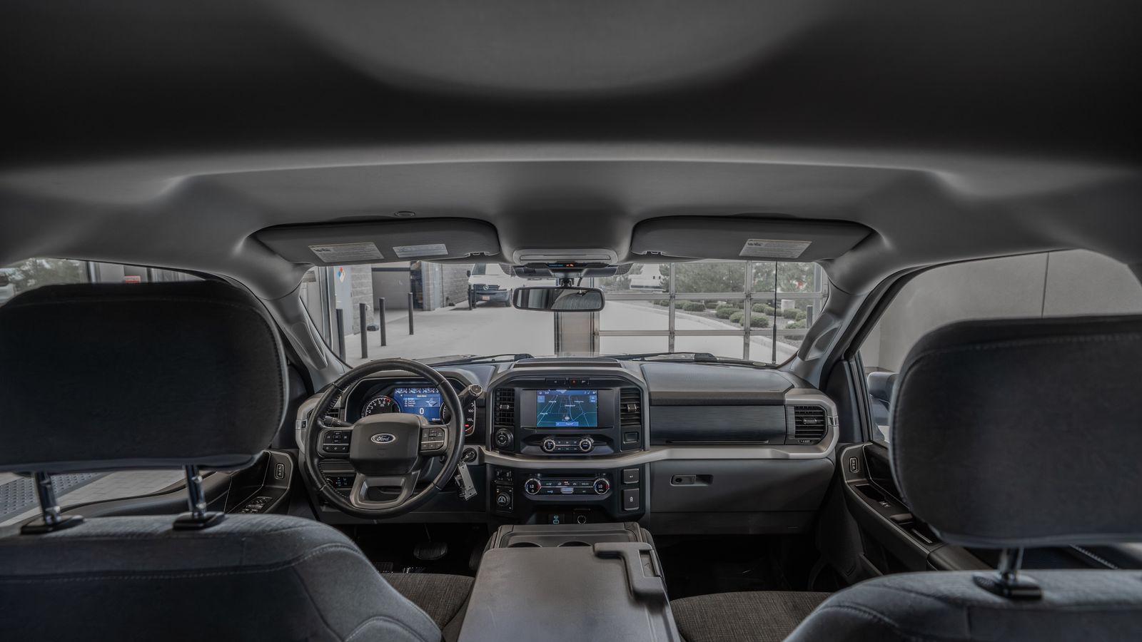2021 Ford F-150 XLT — foto completa 27 de 35