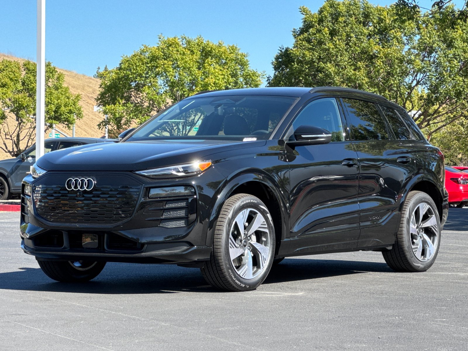 2027 Audi Q6 e-tron Premium — photo 1 of 29