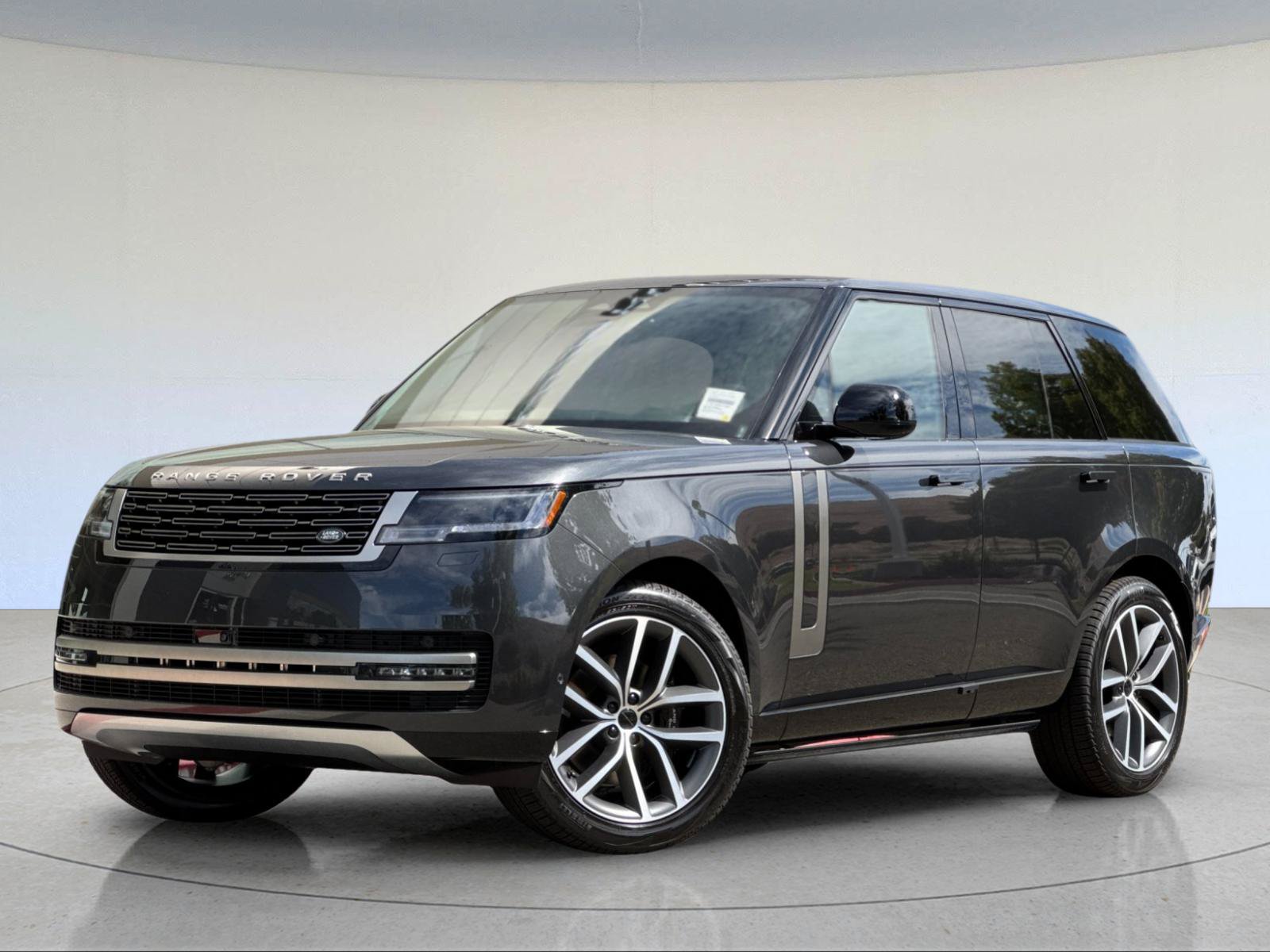 2026 Land Rover Range Rover SE — photo 1 of 28