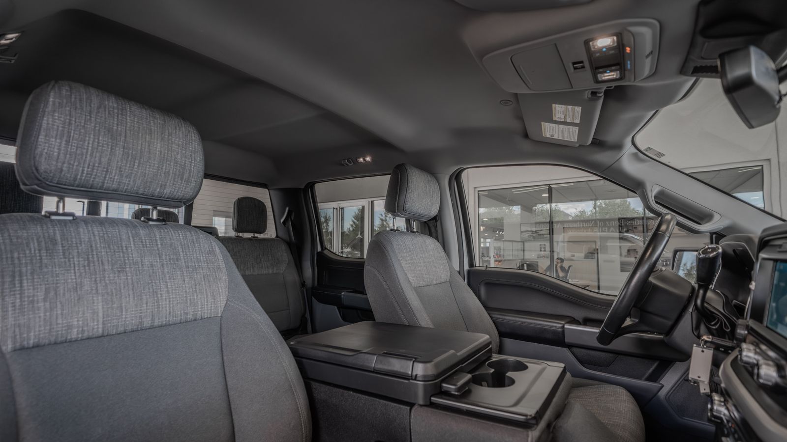 2021 Ford F-150 XLT — foto completa 32 de 35