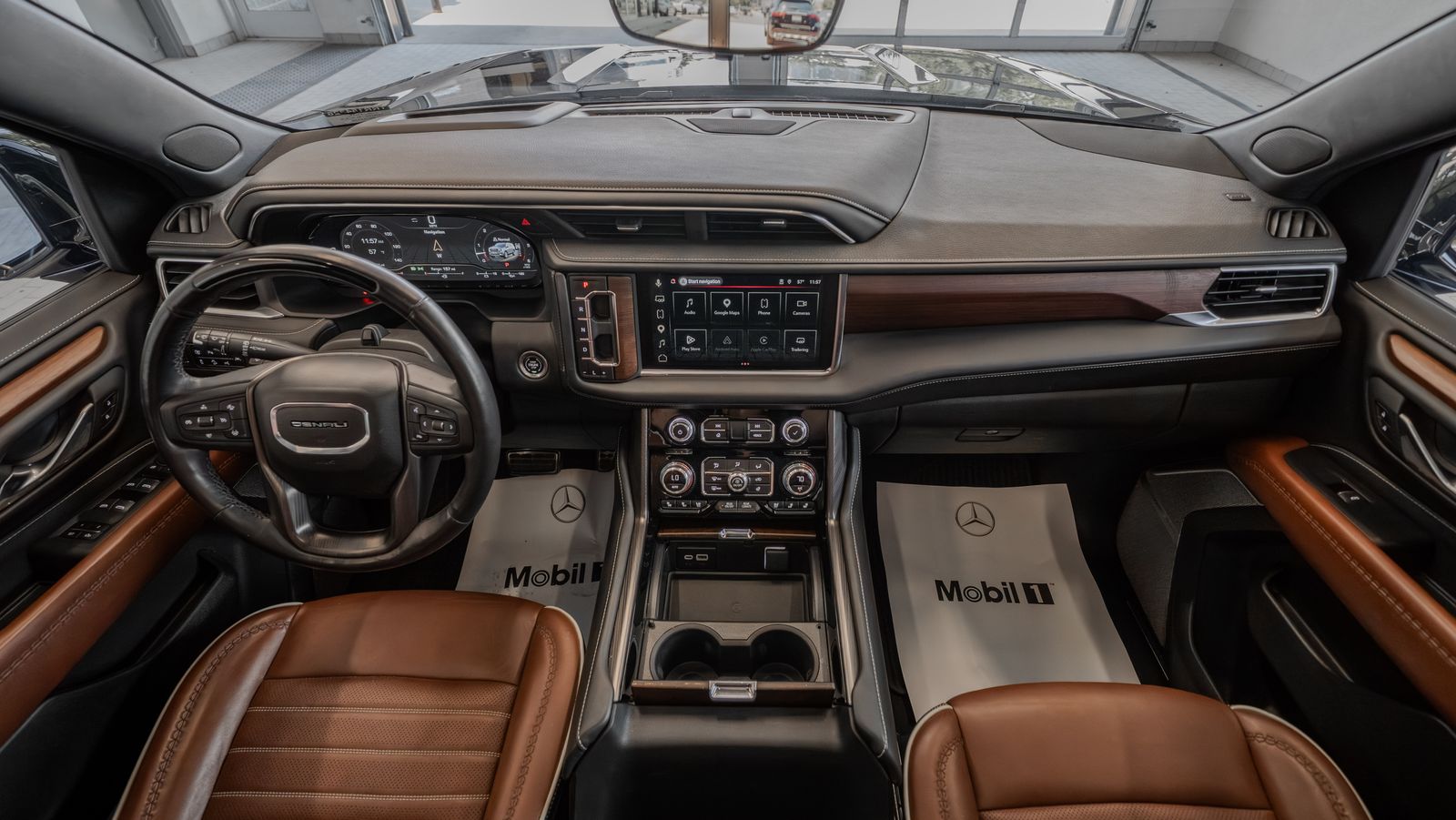 2024 GMC Yukon XL Denali Ultimate — full photo 8 of 35