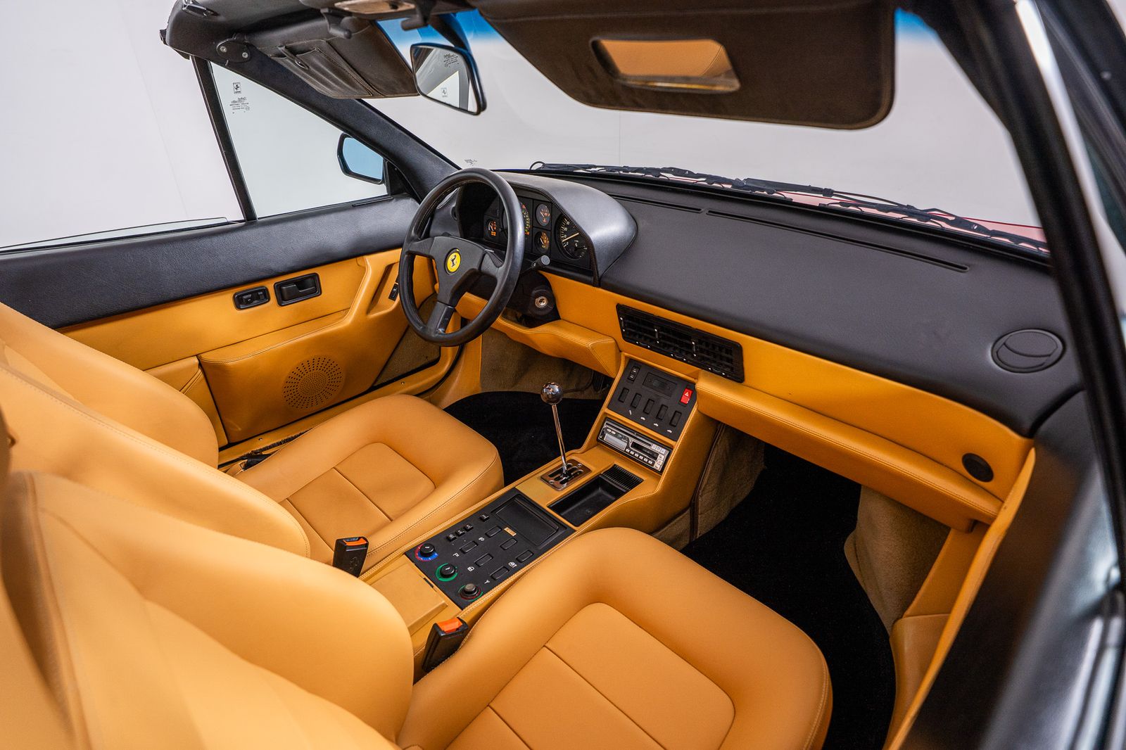 1992 Ferrari Mondial T — full photo 30 of 38