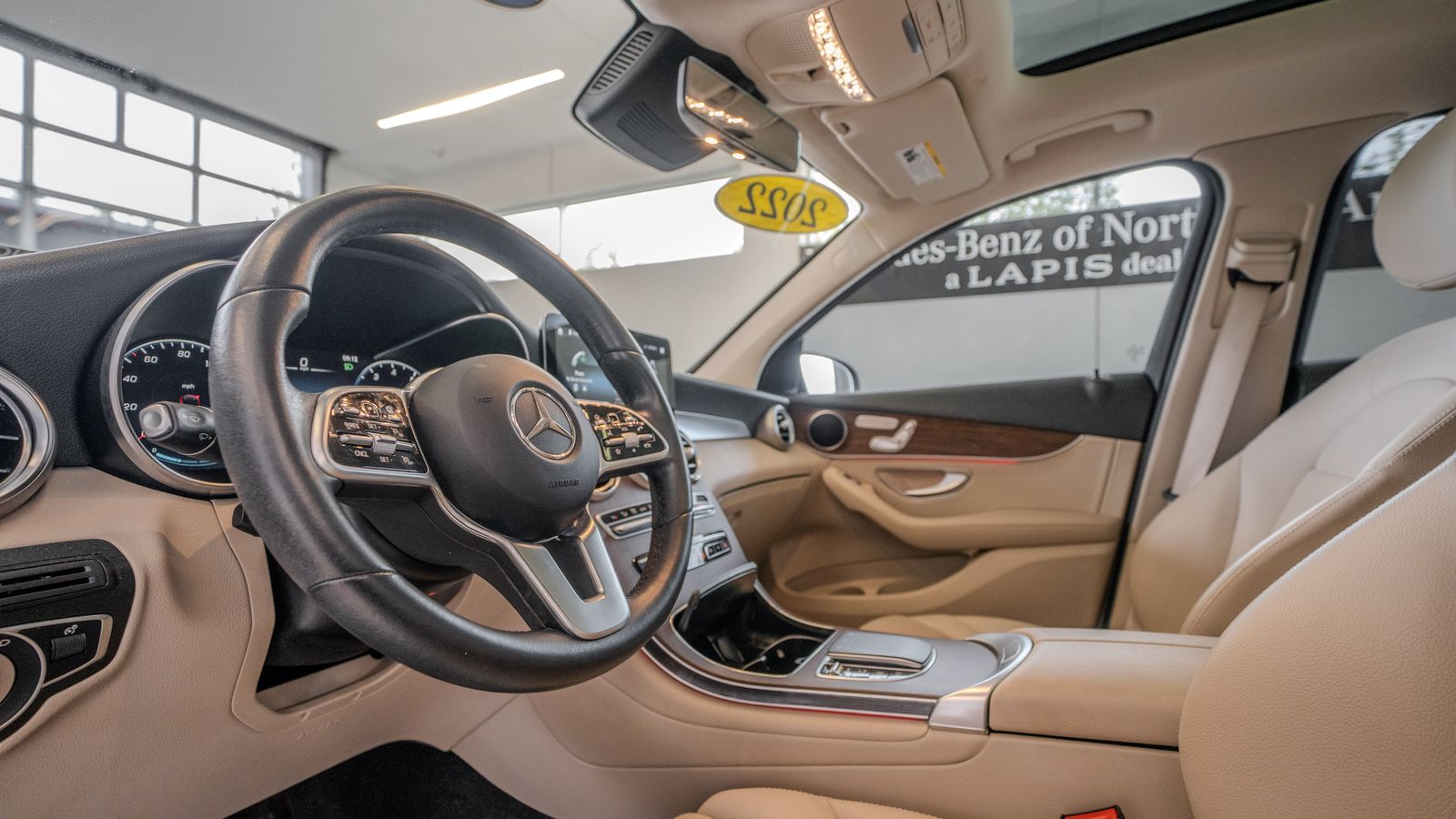 2022 Mercedes-Benz GLC GLC 300 — full photo 6 of 35