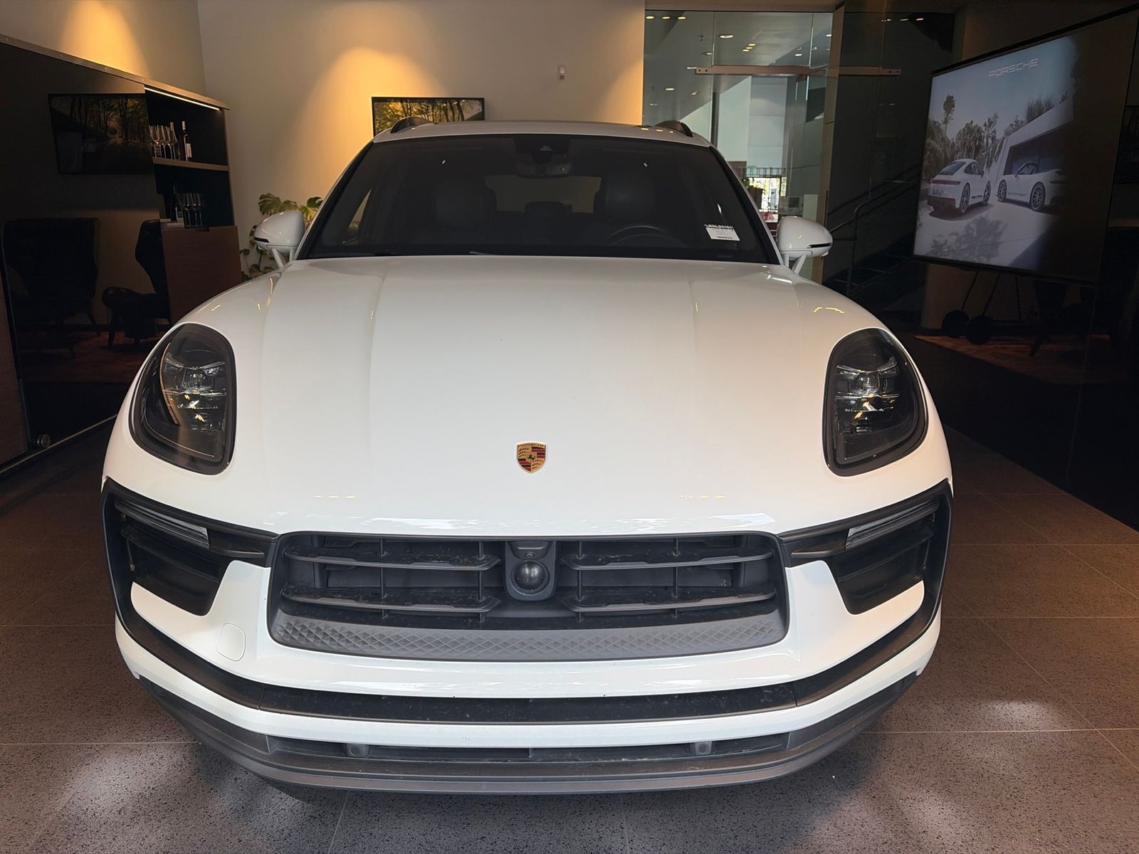 2024 Porsche Macan Base — foto completa 1 de 10