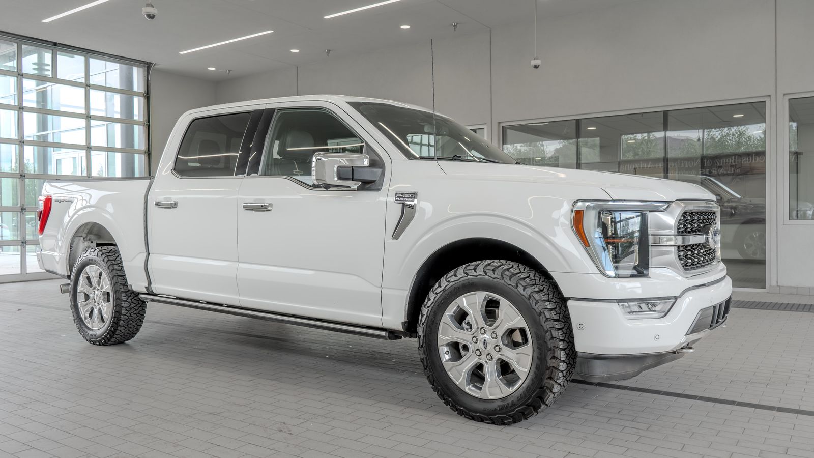 2022 Ford F-150 Platinum — full photo 12 of 33