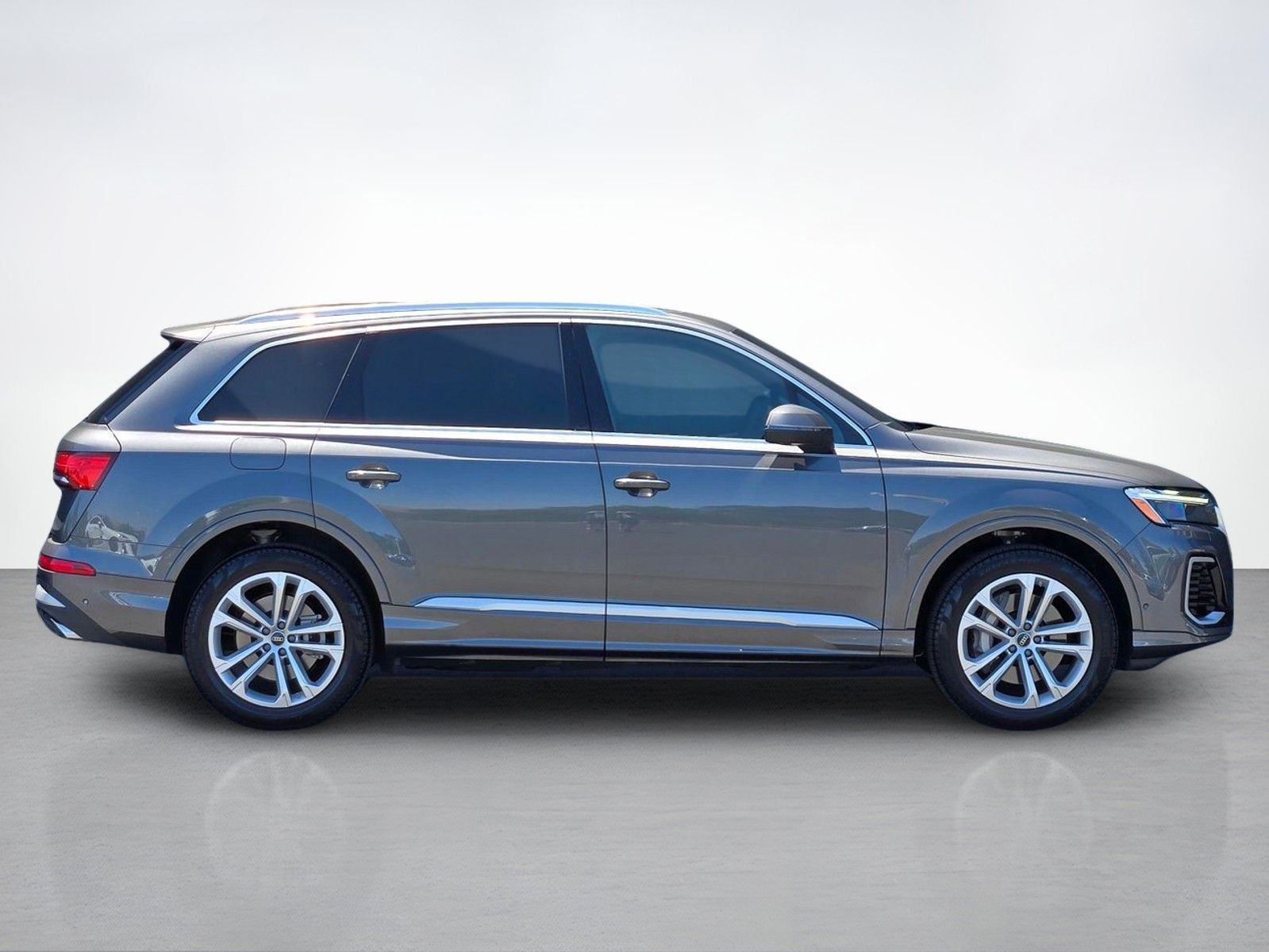 2025 Audi Q7 55 Premium Plus — foto completa 7 de 45