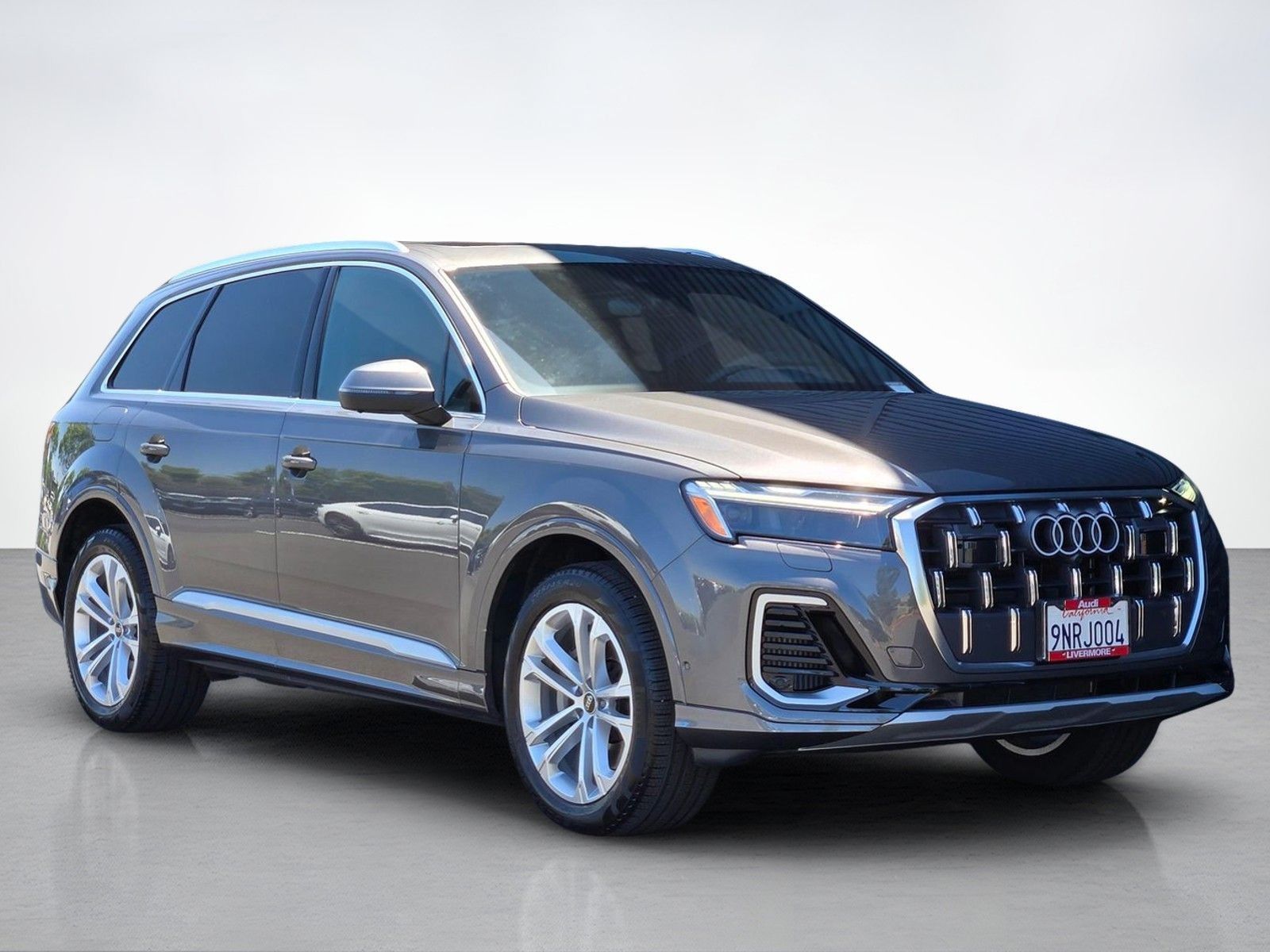 2025 Audi Q7 55 Premium Plus — foto completa 8 de 45