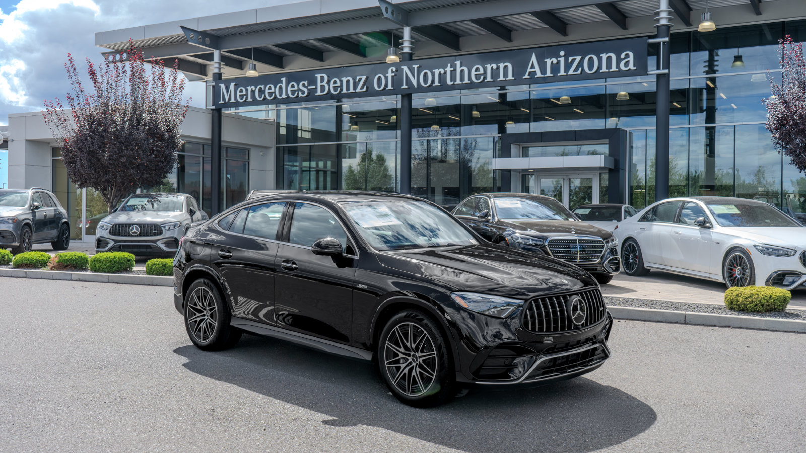 2027 Mercedes-Benz GLC — photo 1 of 37