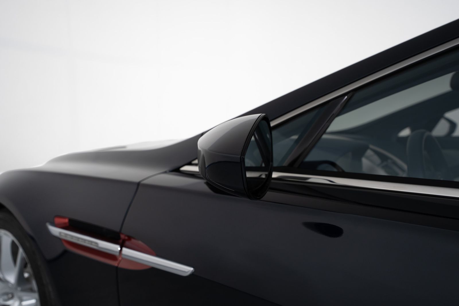 2018 Aston Martin Lagonda Taraf — foto completa 2 de 62
