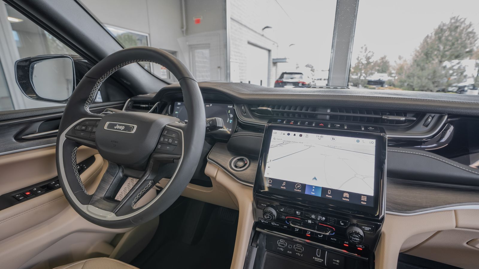2023 Jeep Grand Cherokee 4xe — full photo 19 of 34