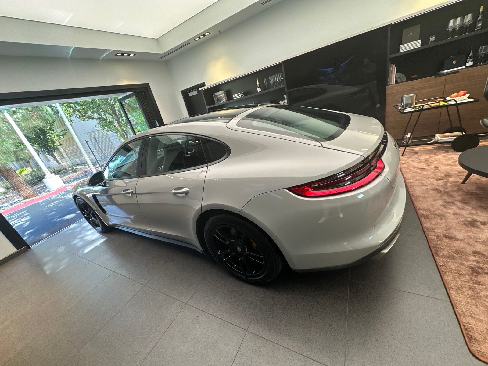 2020 Porsche Panamera Base — full photo 5 of 8