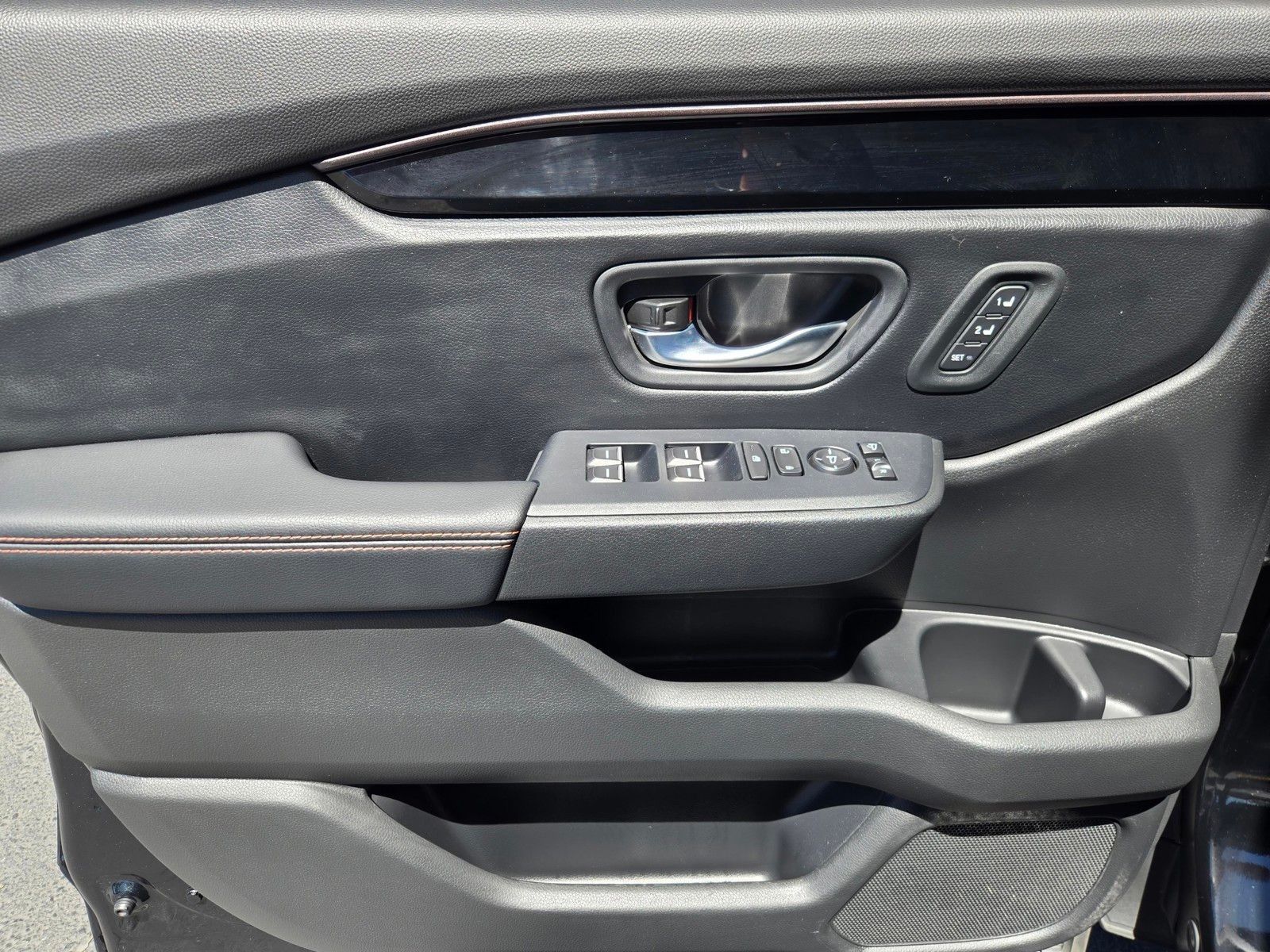 2025 Honda Pilot TrailSport — full photo 18 of 28