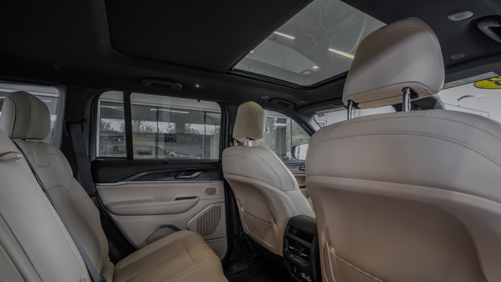 2023 Jeep Grand Cherokee 4xe — foto completa 27 de 34