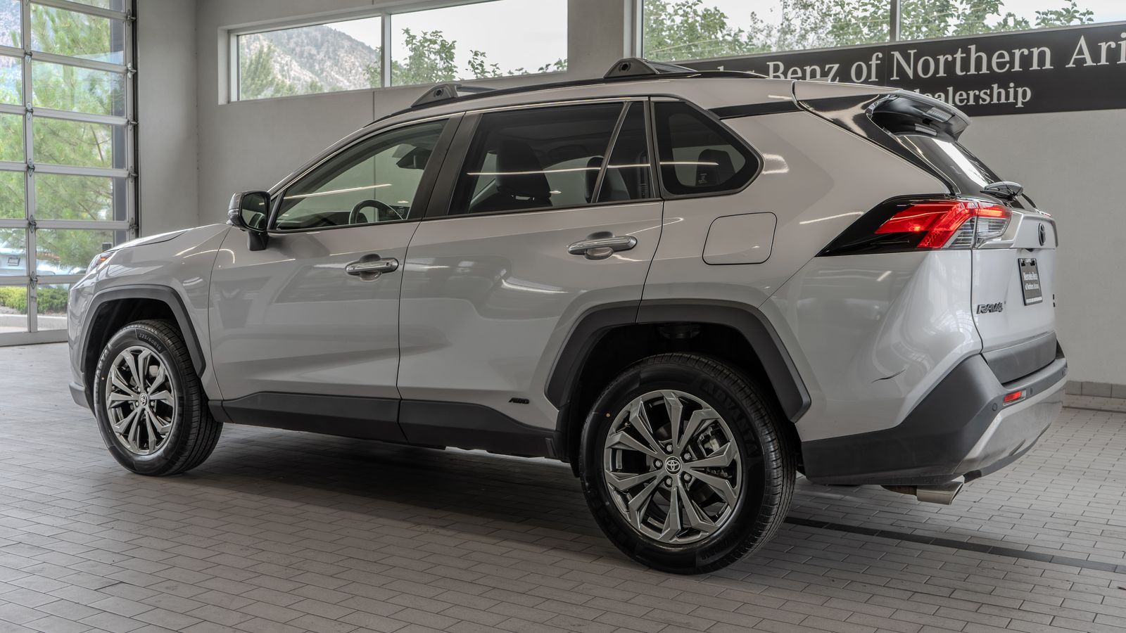 2024 Toyota RAV4 Hybrid Limited — foto completa 13 de 35