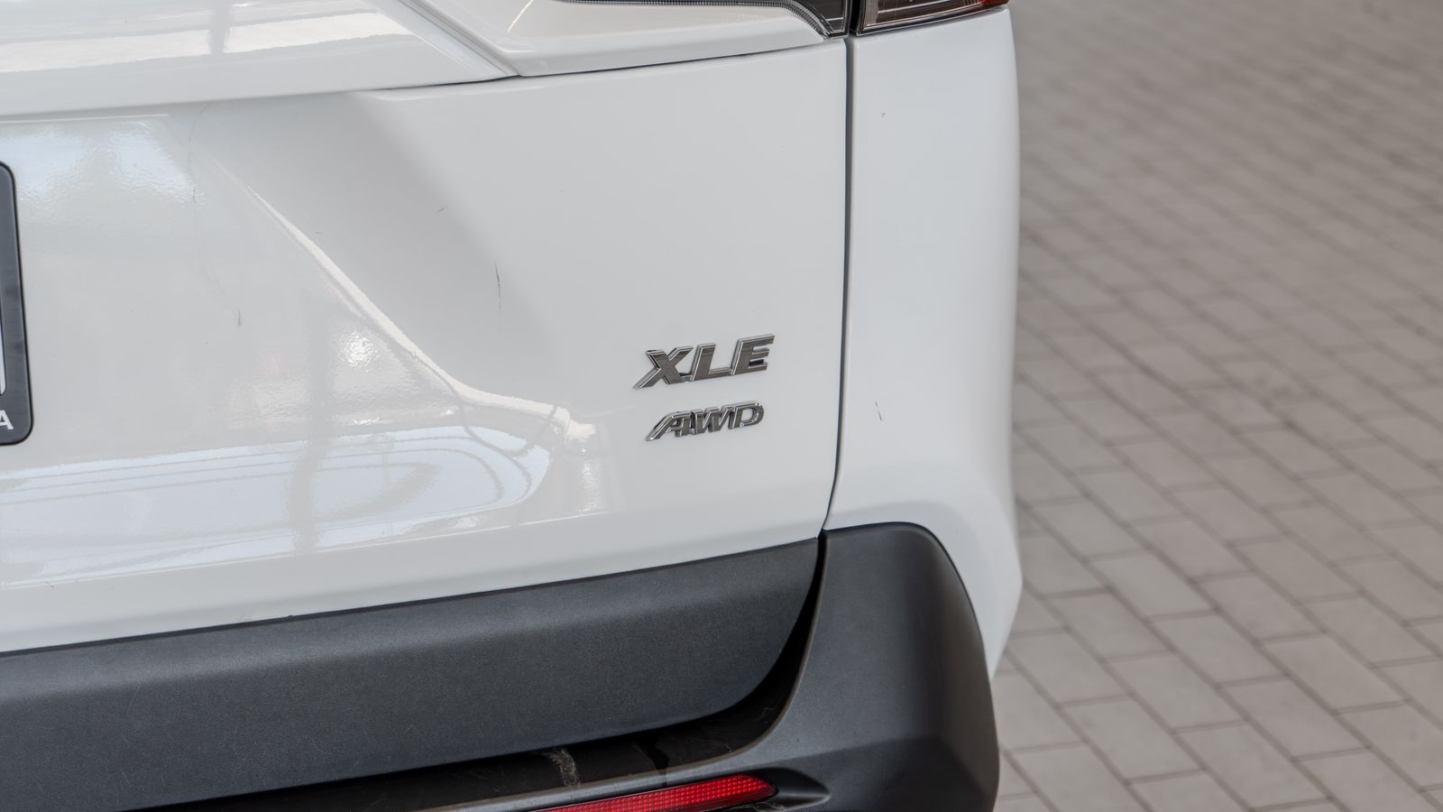 2024 Toyota RAV4 XLE — foto completa 24 de 34