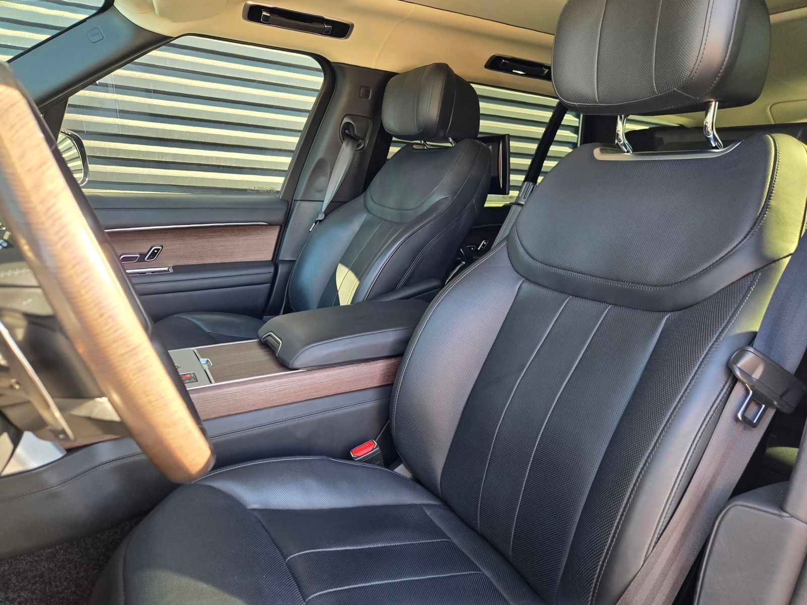 2024 Land Rover Range Rover Autobiography — full photo 21 of 46