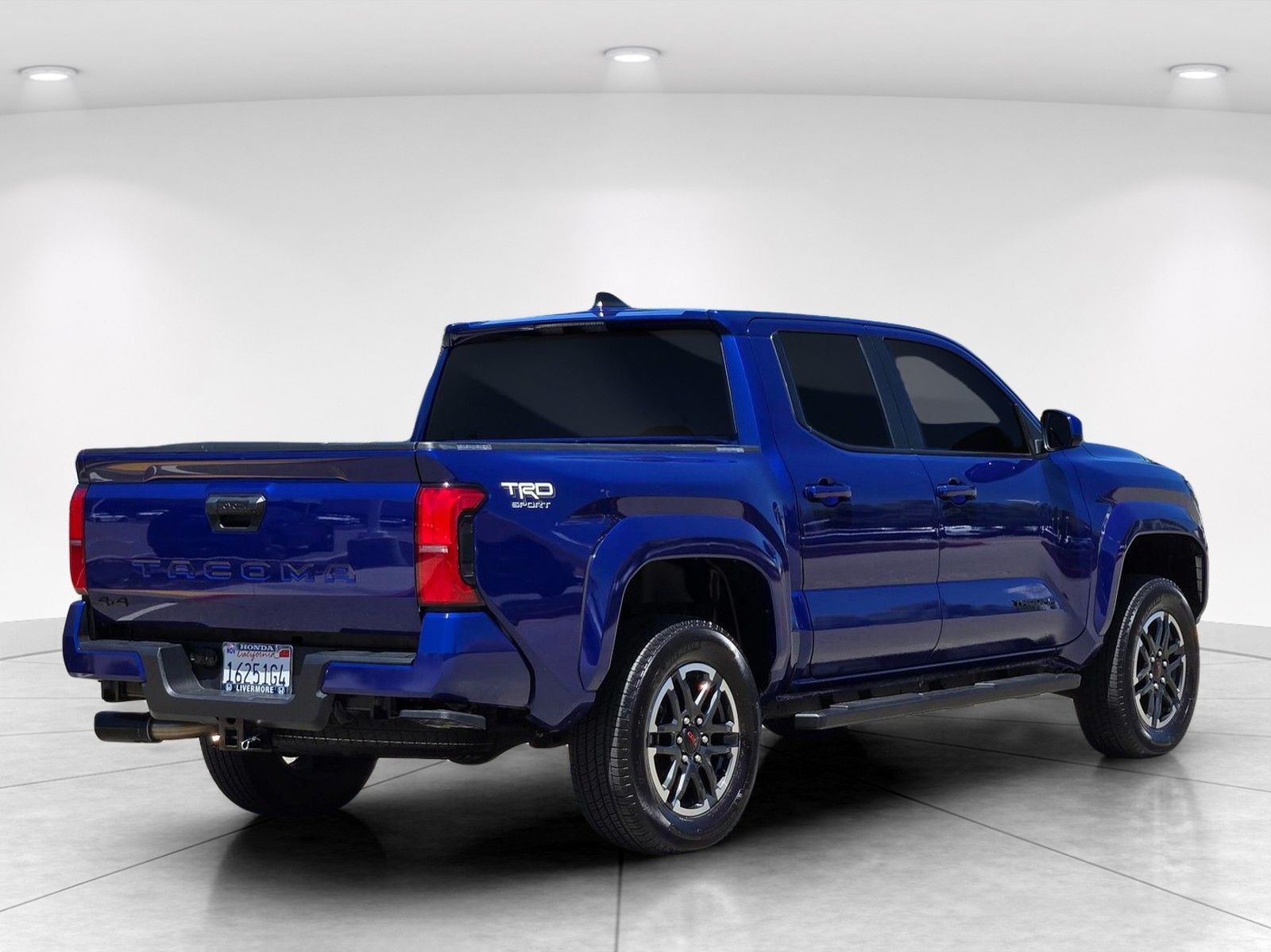 2025 Toyota Tacoma TRD Sport — full photo 7 of 28