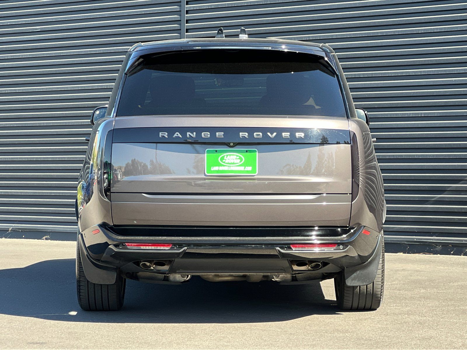 2025 Land Rover Range Rover Autobiography — full photo 3 of 27