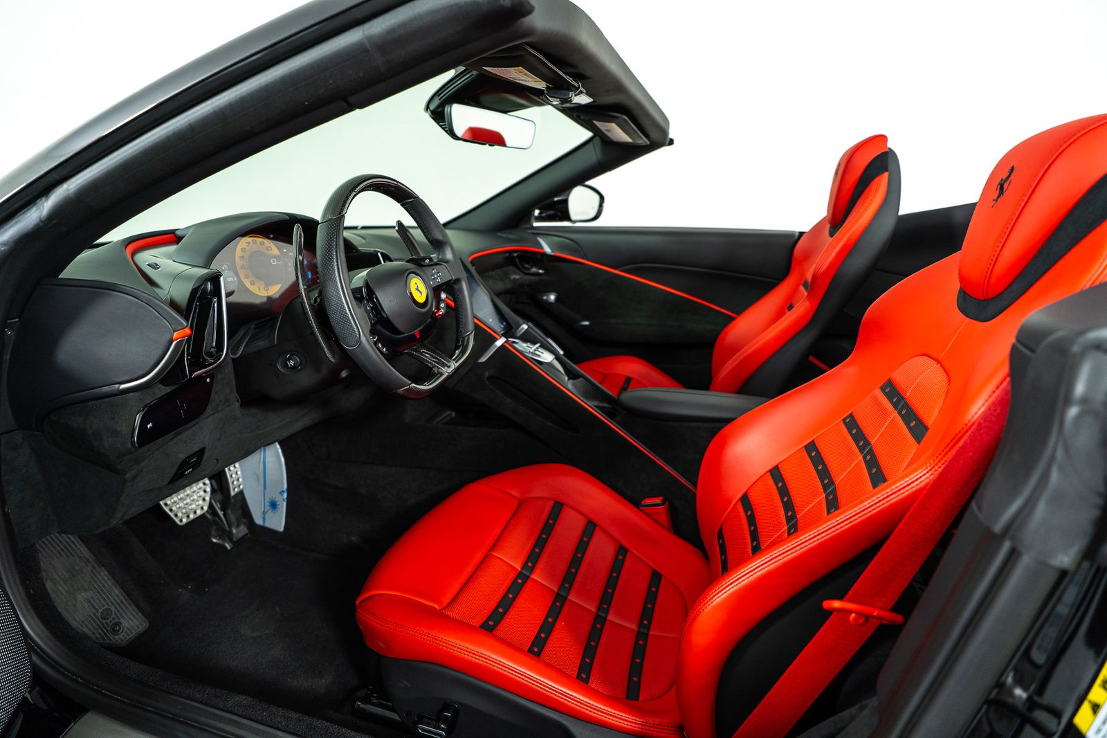 2025 Ferrari Roma Spider — full photo 4 of 41