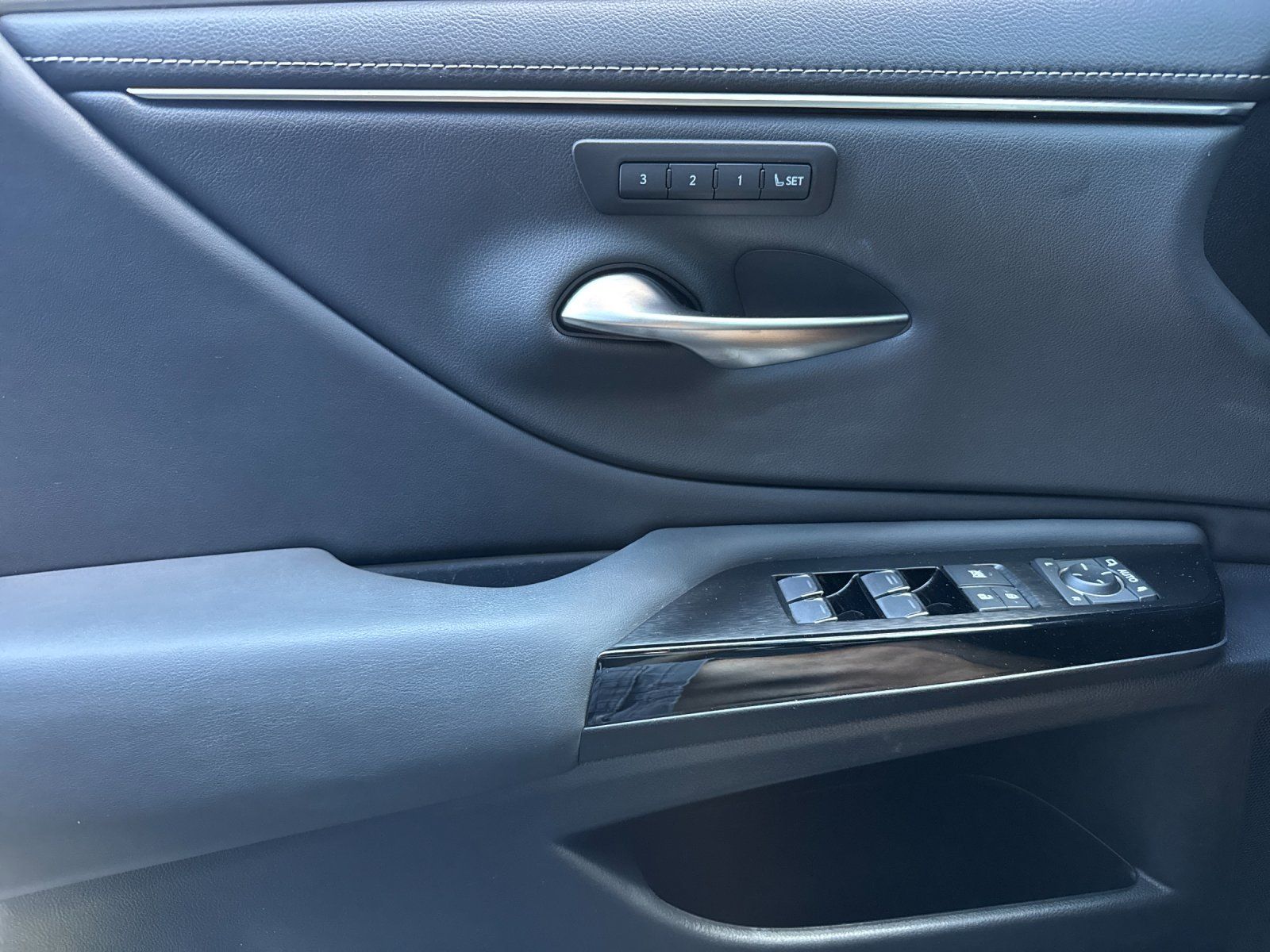 2022 Lexus ES 350 F Sport — foto completa 11 de 27