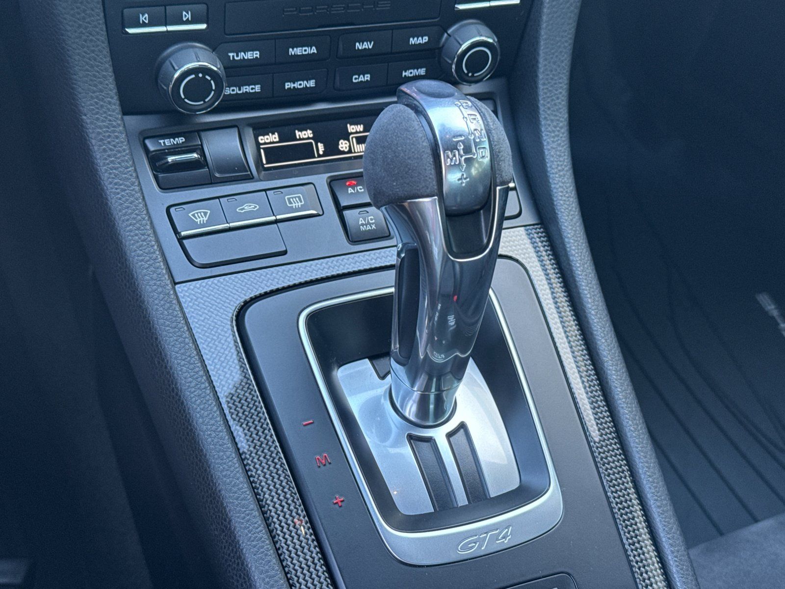 2021 Porsche 718 Cayman GT4 — full photo 19 of 26