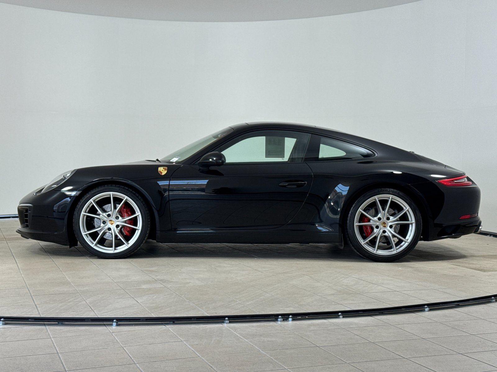 2017 Porsche 911 Carrera — foto completa 2 de 28