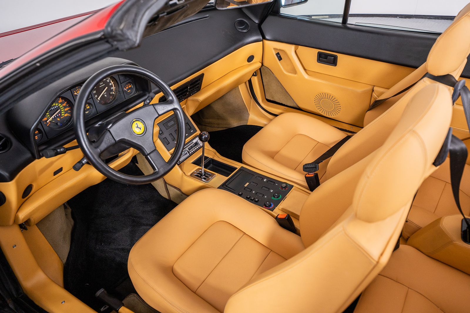 1992 Ferrari Mondial T — full photo 14 of 38