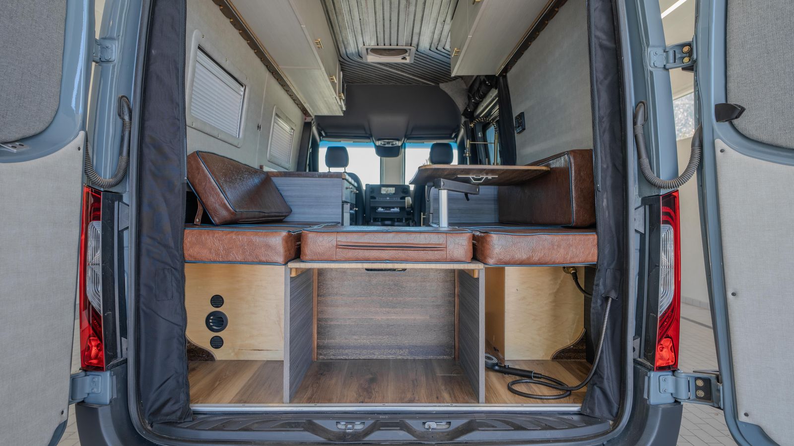 2023 Mercedes-Benz Sprinter 2500 Cargo 144 WB — foto completa 34 de 34