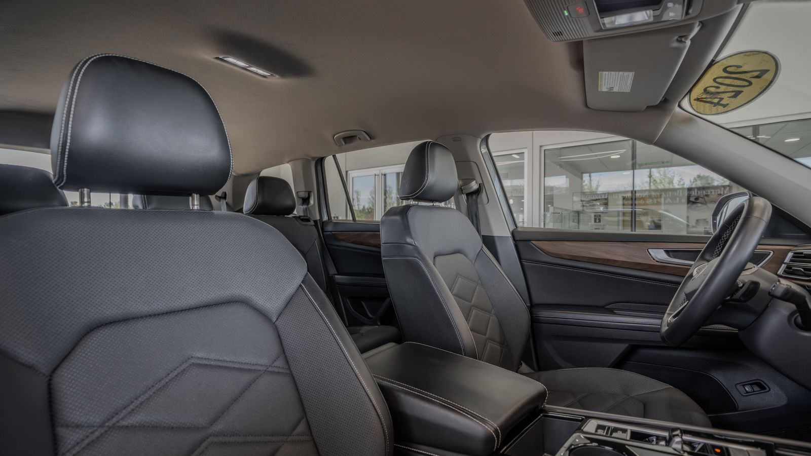 2024 Volkswagen Atlas 2.0T SE w/Technology — foto completa 32 de 35
