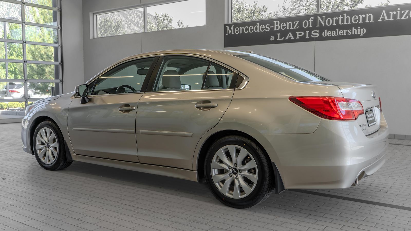 2015 Subaru Legacy 2.5i — foto completa 13 de 34