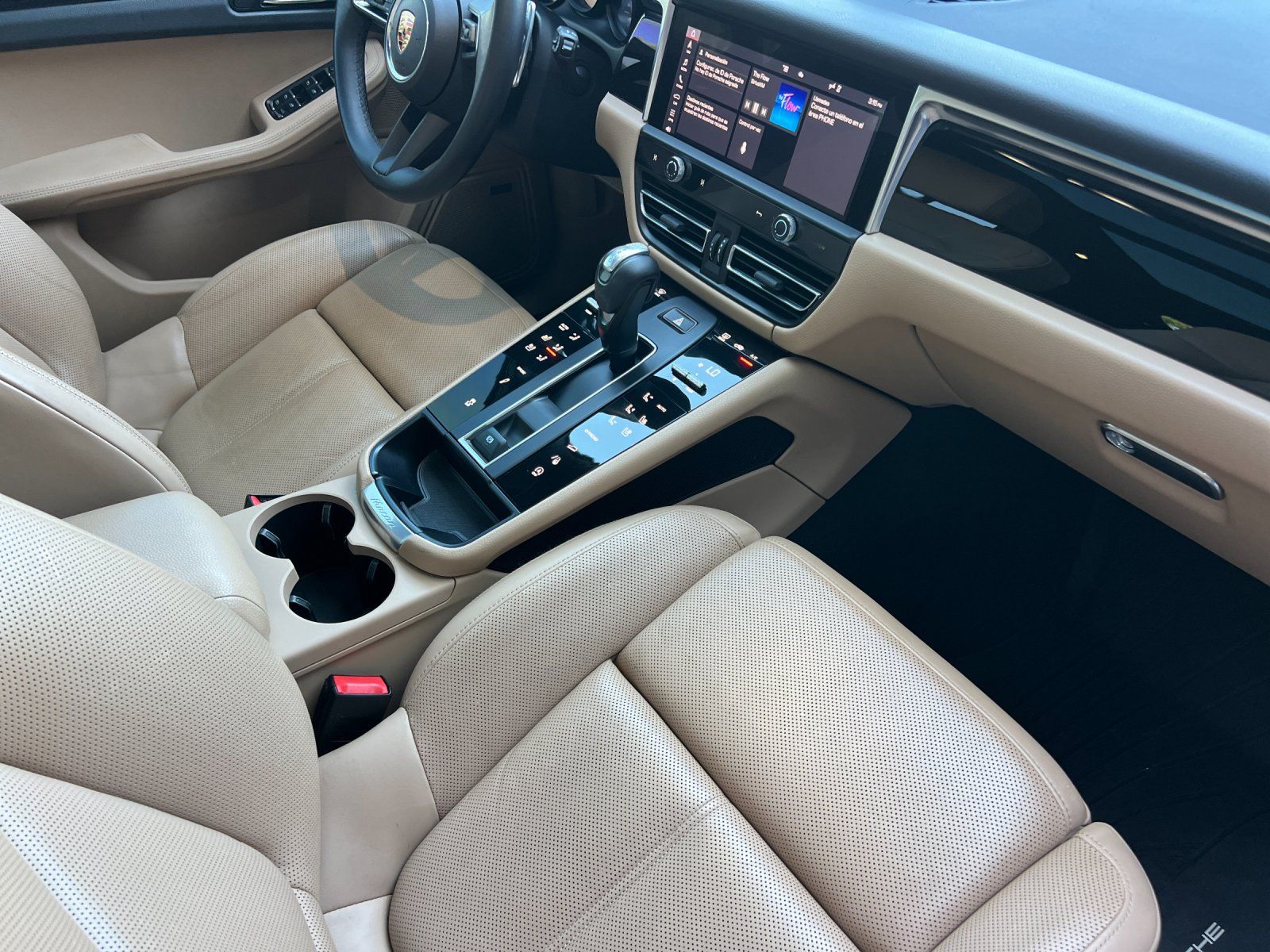2024 Porsche Macan S — full photo 16 of 28