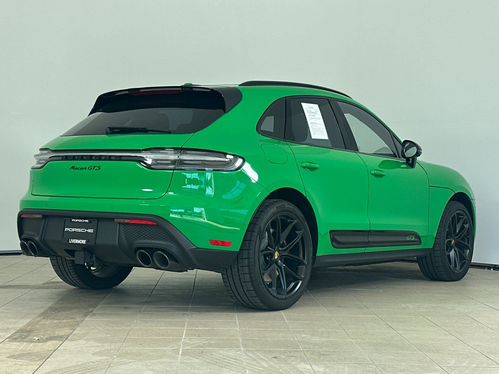 2026 Porsche Macan GTS — full photo 8 of 27