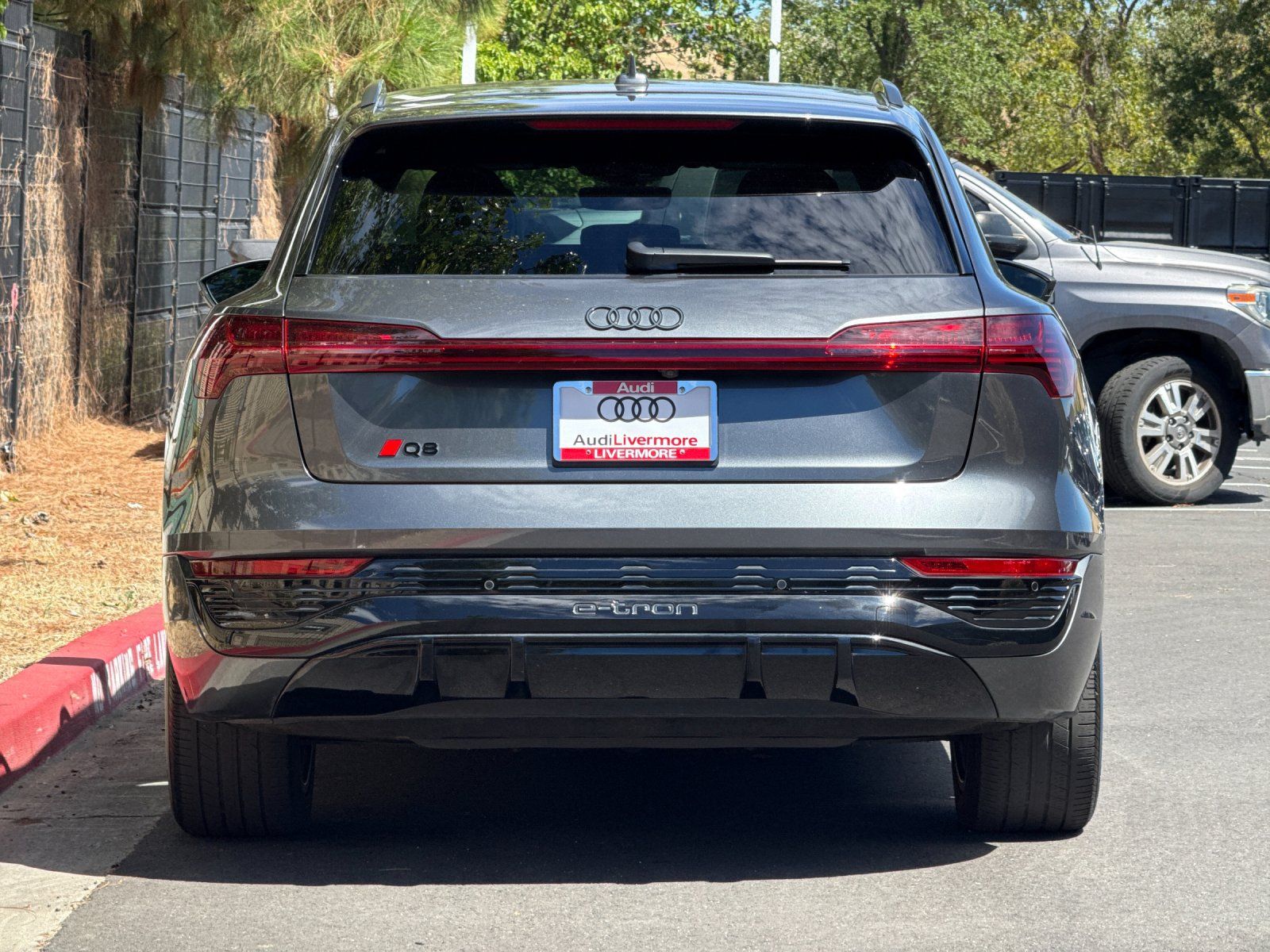 2024 Audi Q8 e-tron Prestige — foto completa 5 de 29