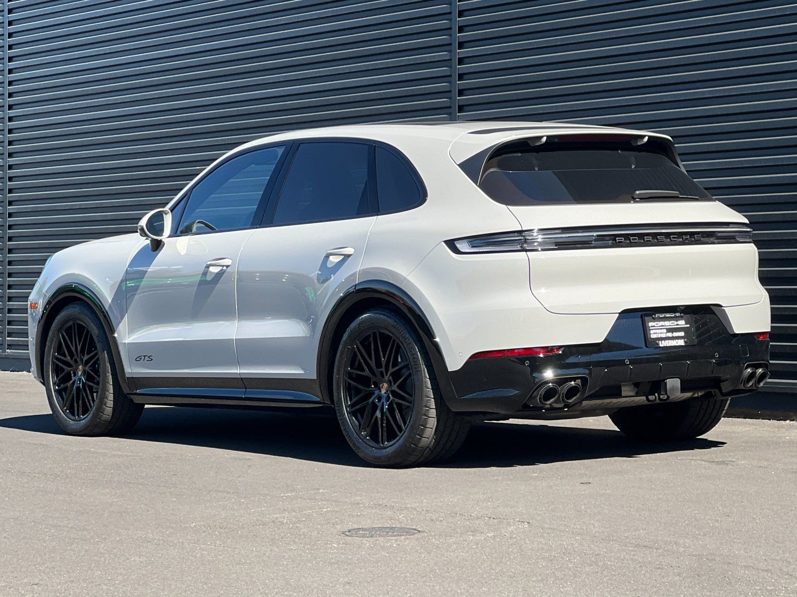 2026 Porsche Cayenne GTS — full photo 3 of 29