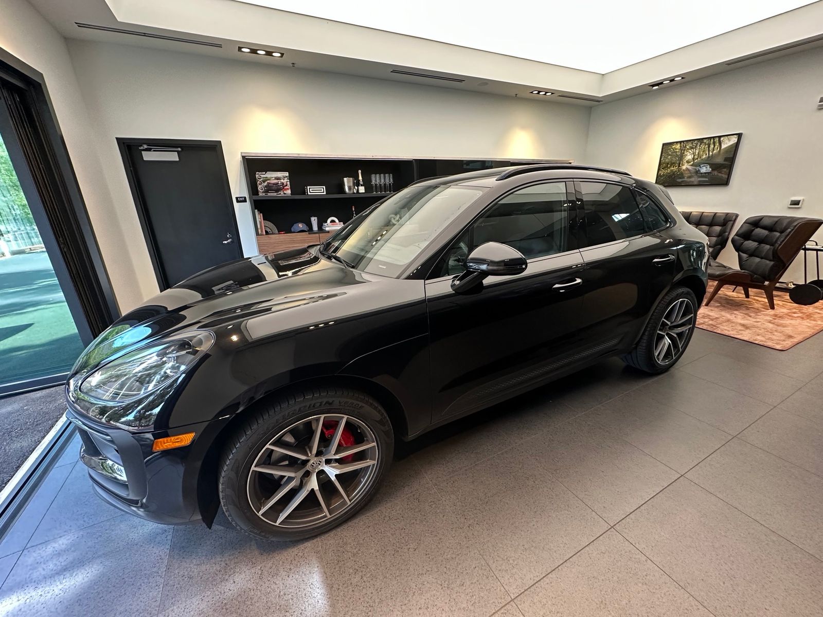 2023 Porsche Macan S — full photo 2 of 13