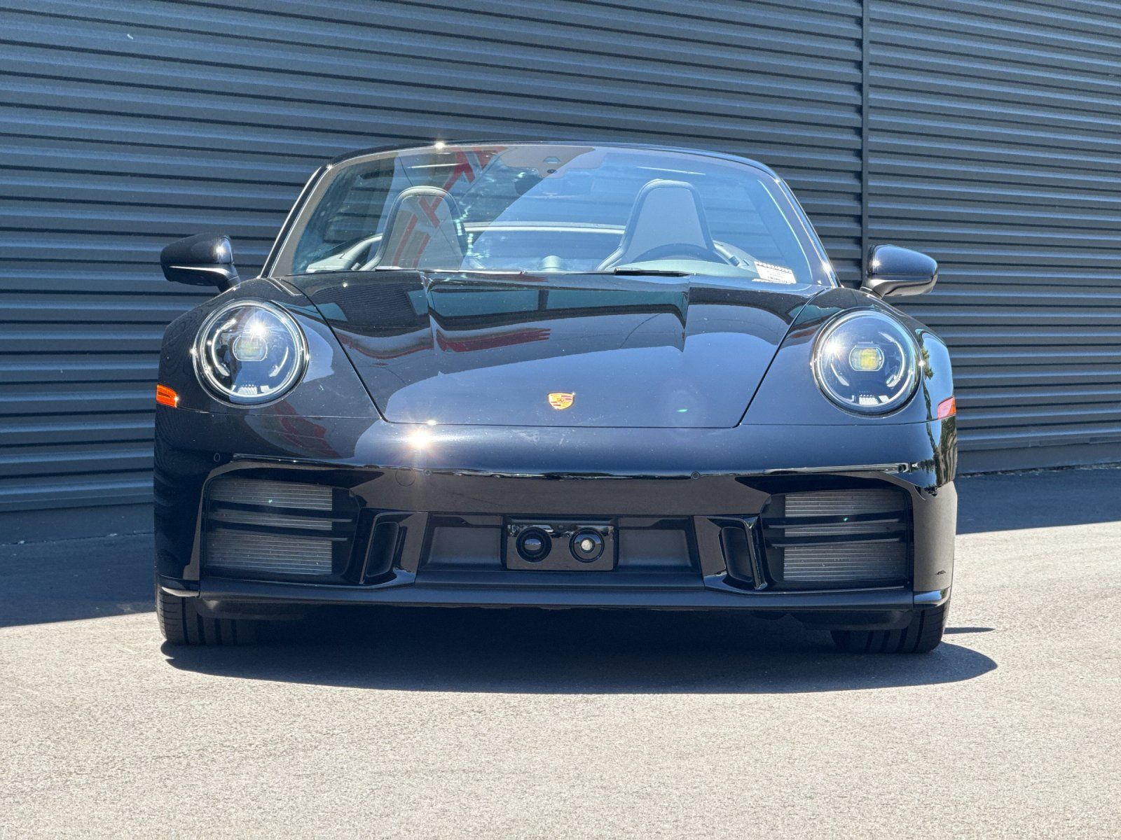 2025 Porsche 911 Carrera S — full photo 10 of 29