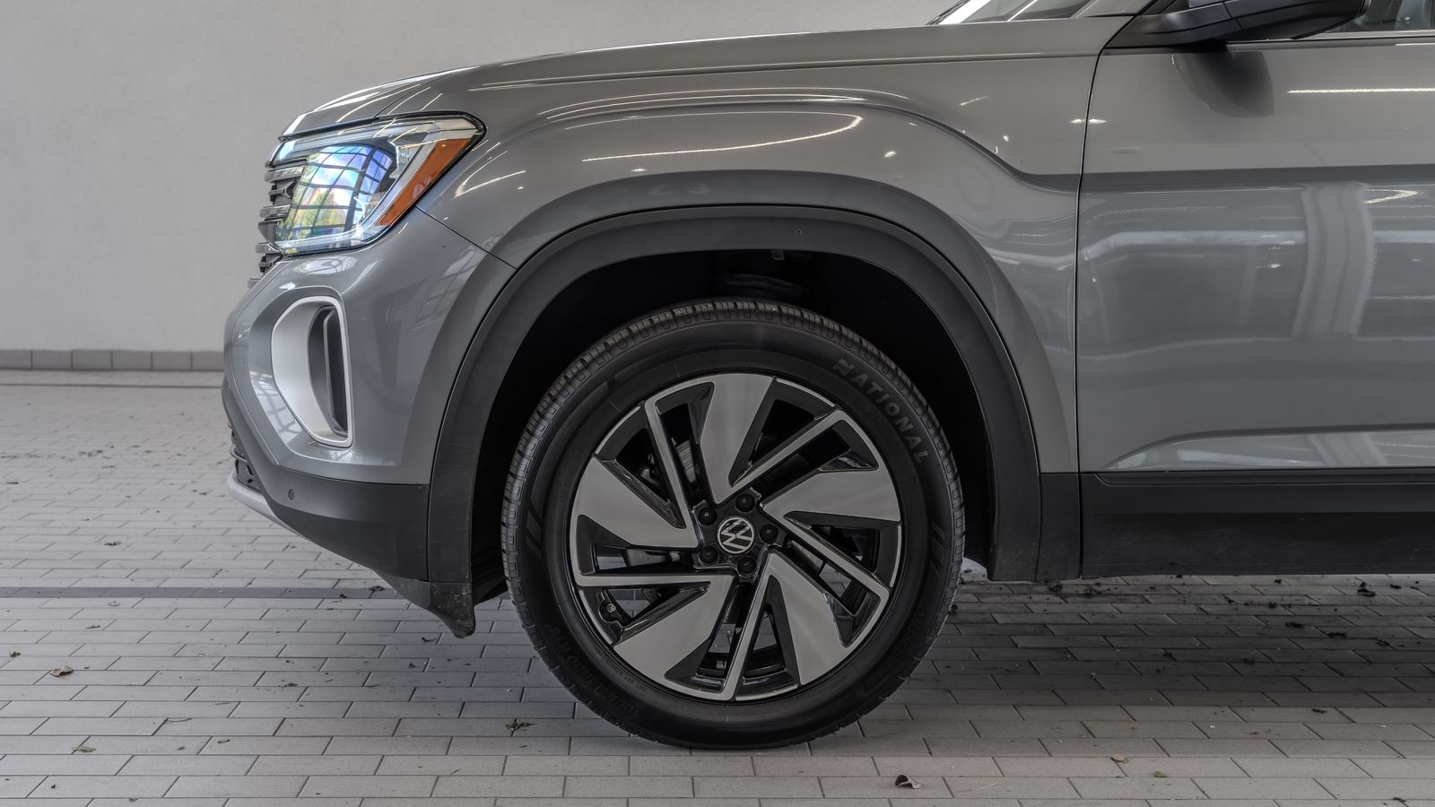 2024 Volkswagen Atlas 2.0T SE w/Technology — foto completa 4 de 35