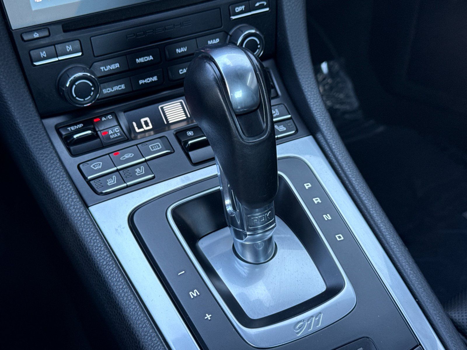 2017 Porsche 911 Carrera — full photo 22 of 29